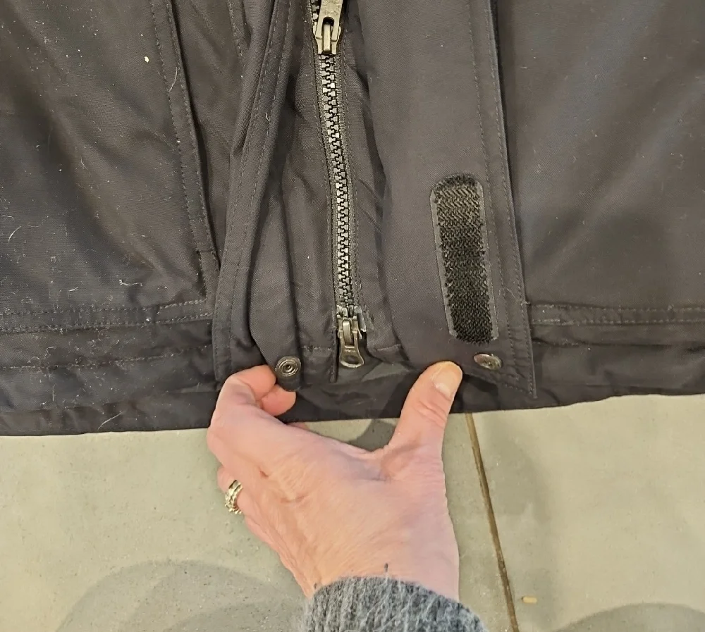 The North Face Mens Black Puffer Jacket - Picture 3 of 8
